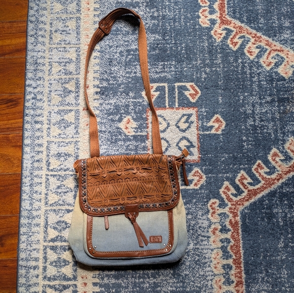 The Sak Ventura Convertible Denim Crossbody/ To Backpack - Picture 2 of 9